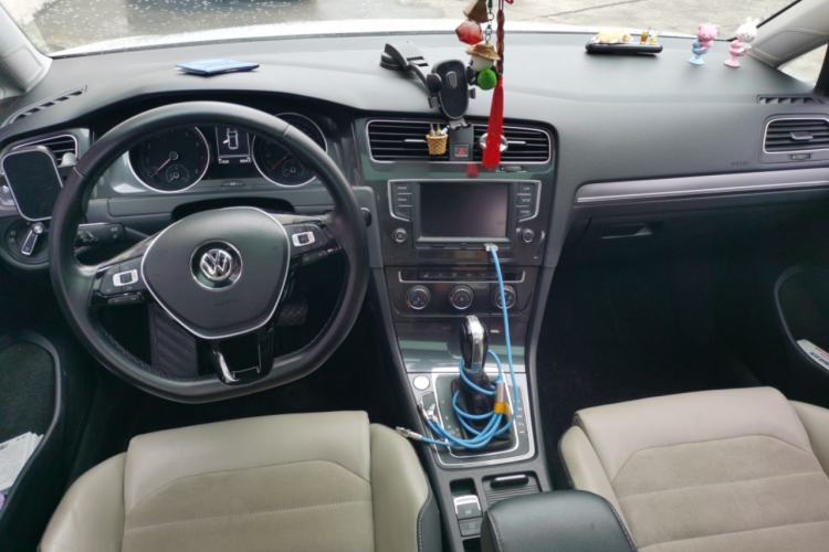 Used Volkswagen Golf 2017 230TSI Automatic Luxury Million-Vehicle Commemorative Edition Center Console