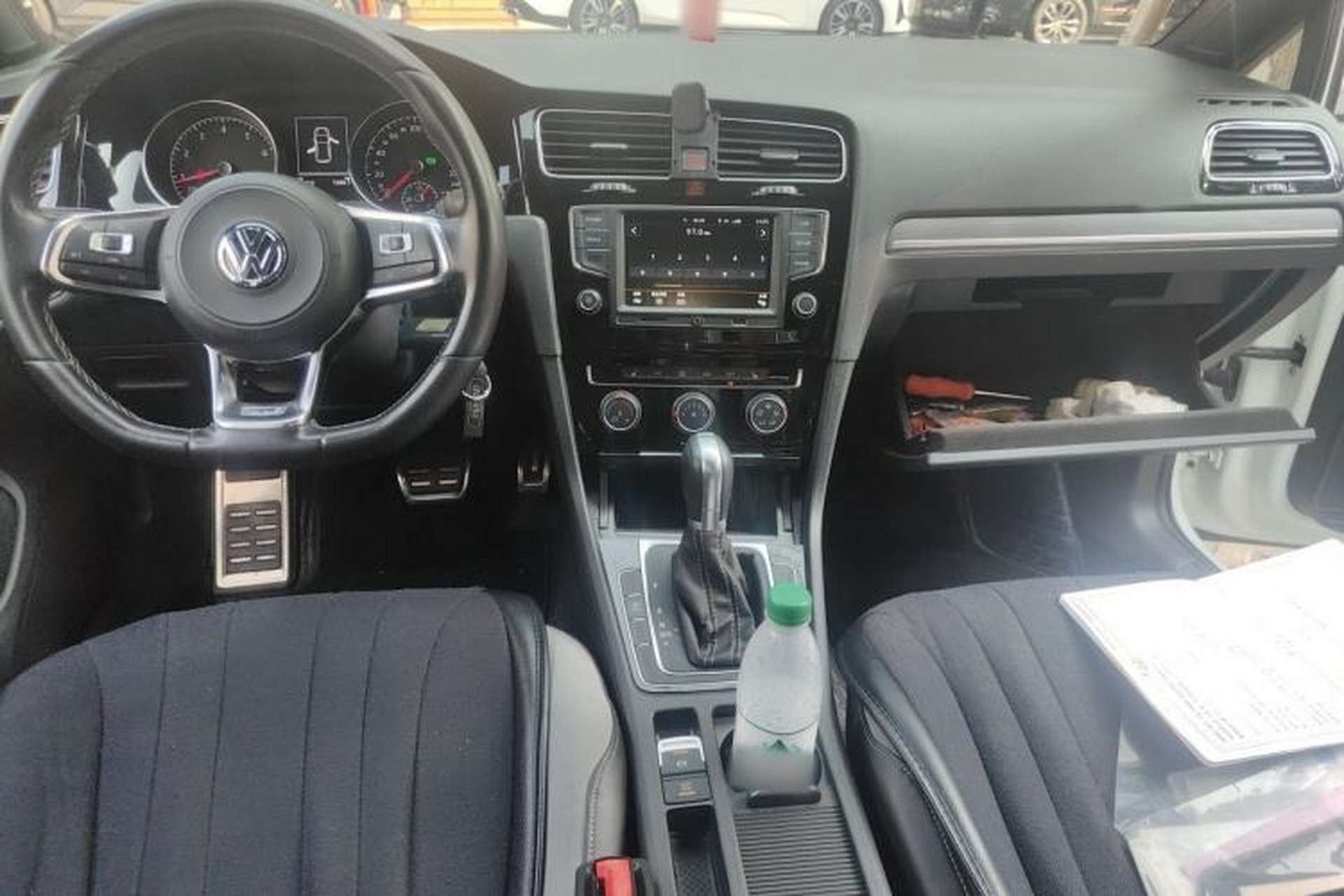 Used Volkswagen Golf 2017 280TSI Automatic R-Line Million-Vehicle Commemorative Edition Center Console