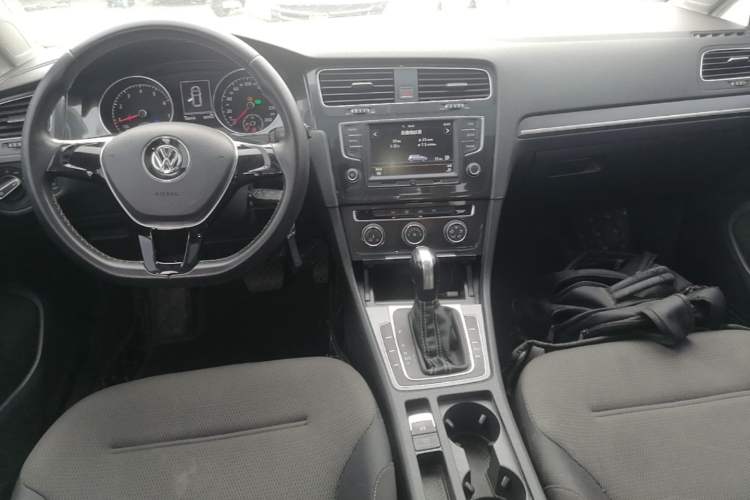 Used Volkswagen Golf 2017 1.6L Automatic Comfort Million-Vehicle Anniversary Edition Center Console