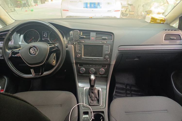 Used Volkswagen Golf 2017 1.6L Automatic Comfort Million-Vehicle Anniversary Edition Center Console