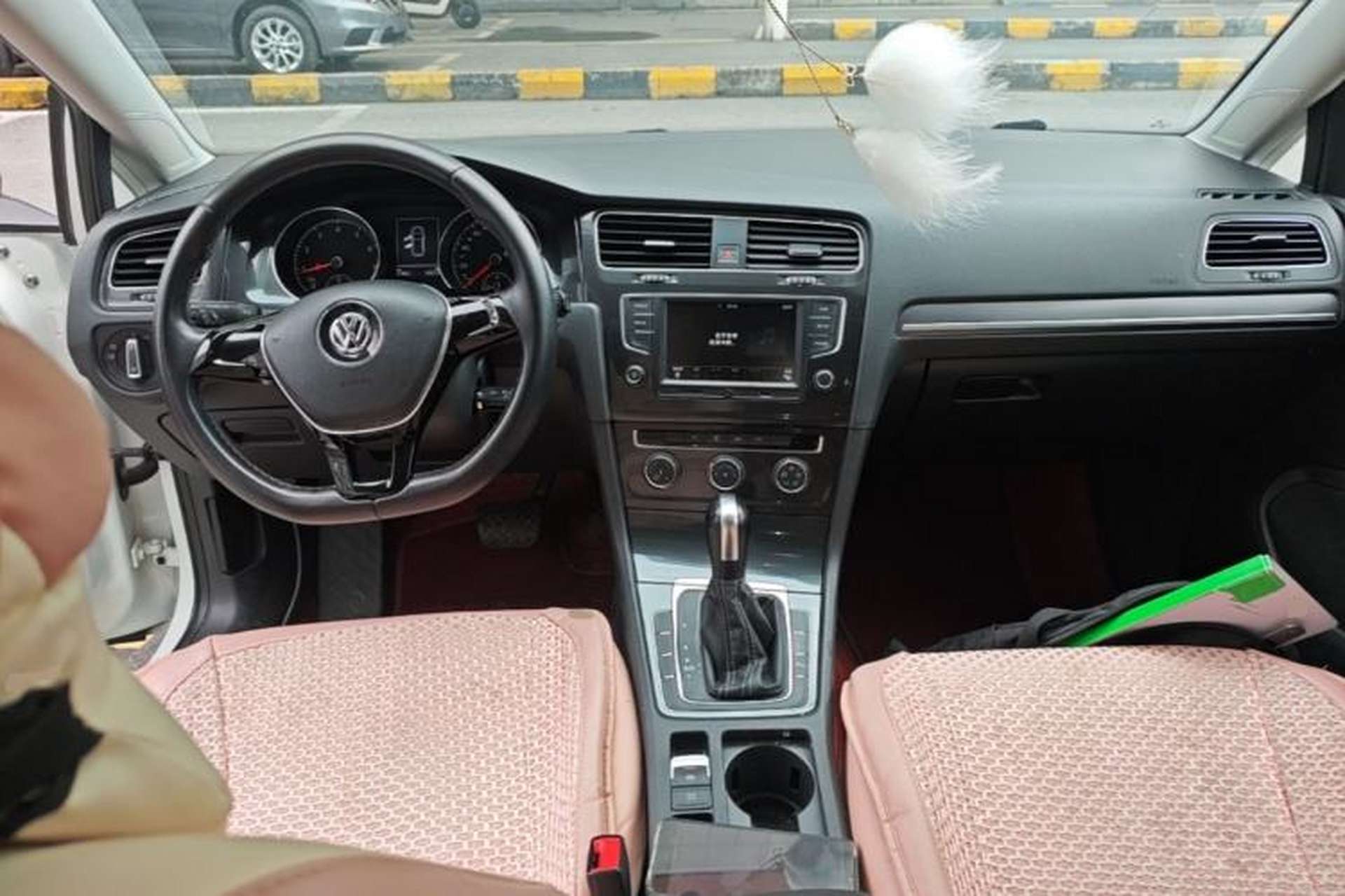 Used Volkswagen Golf 2017 1.6L Automatic Comfort Million-Vehicle Anniversary Edition Center Console