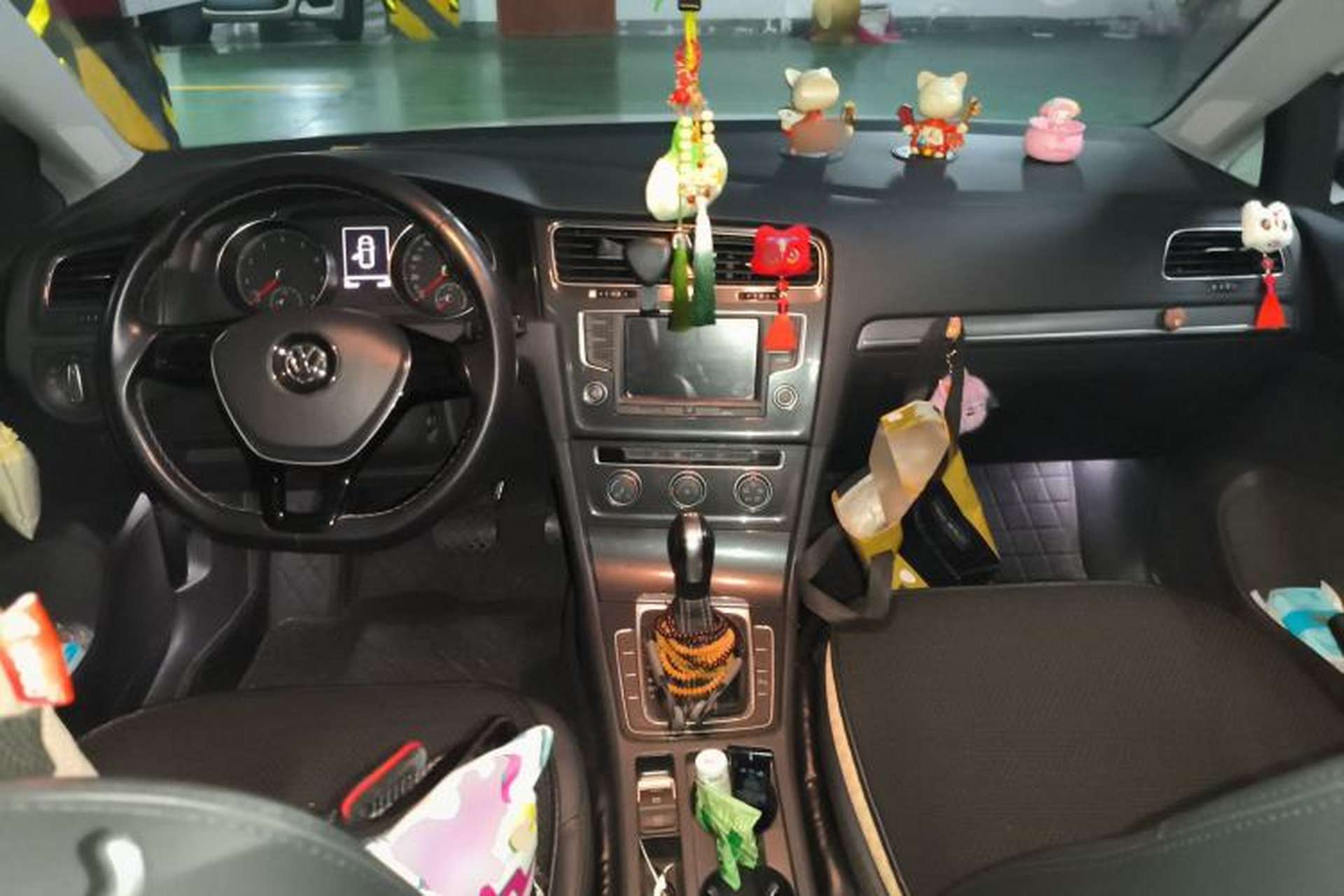 Used Volkswagen Golf 2017 230TSI Automatic Comfort Edition – Celebrating Milestone of One Million Units Center Console