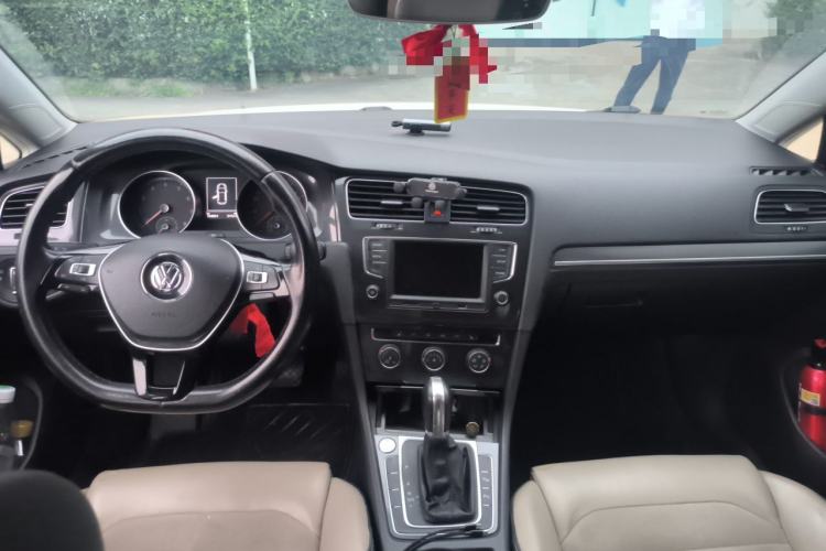 Used Volkswagen Golf 2017 230TSI Automatic Luxury Million-Vehicle Commemorative Edition Center Console