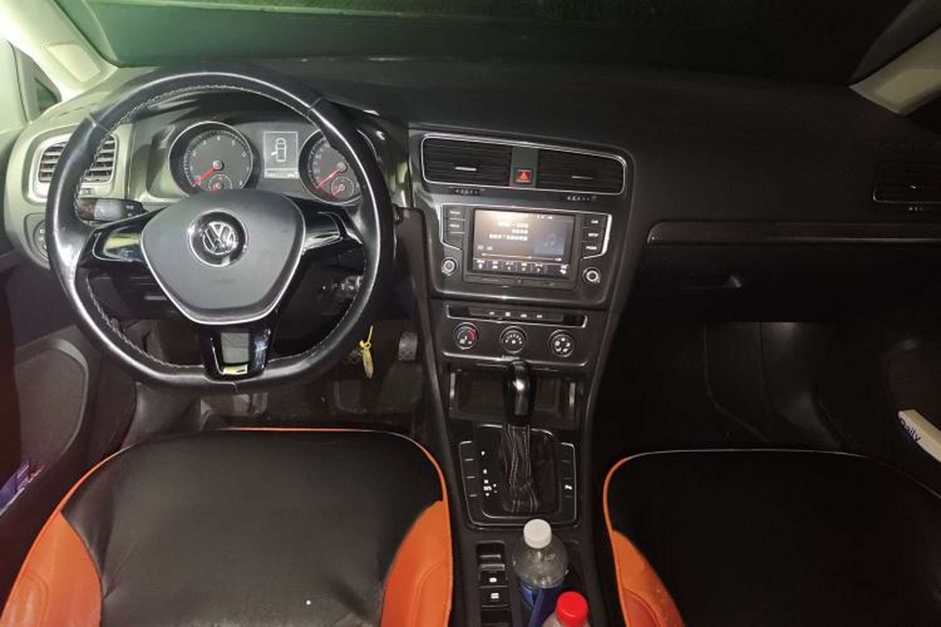 Used Volkswagen Golf 2017 1.6L Automatic Comfort Million-Vehicle Anniversary Edition Center Console
