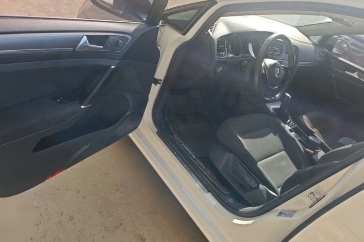 Used Volkswagen Golf 2017 230TSI Automatic Comfort Edition – Celebrating Milestone of One Million Units Driver Seat