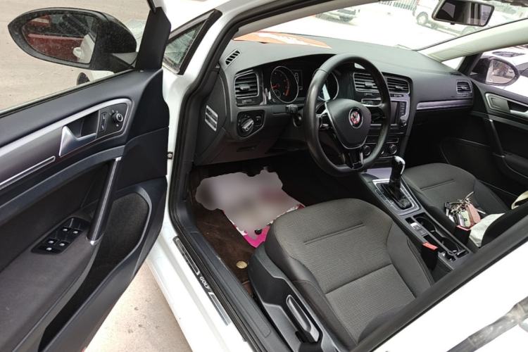 Used Volkswagen Golf 2017 230TSI Automatic Comfort Edition – Celebrating Milestone of One Million Units Driver Seat