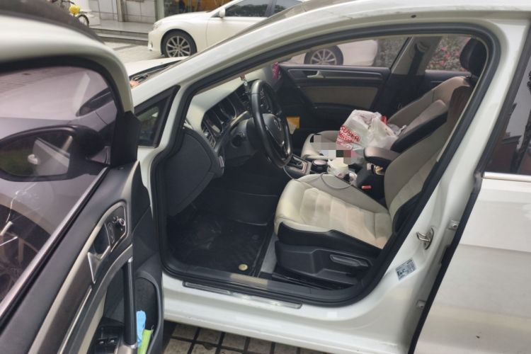 Used Volkswagen Golf 2017 230TSI Automatic Luxury Million-Vehicle Commemorative Edition Driver Seat