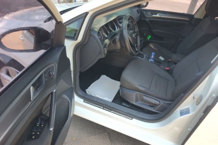 Used Volkswagen Golf 2017 230TSI Automatic Comfort Edition – Celebrating Milestone of One Million Units Driver Seat
