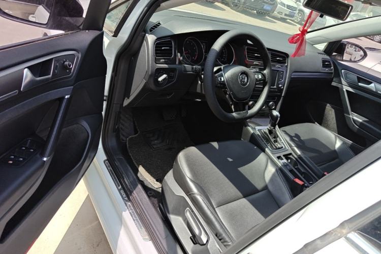 Used Volkswagen Golf 2017 230TSI Automatic Comfort Edition – Celebrating Milestone of One Million Units Driver Seat