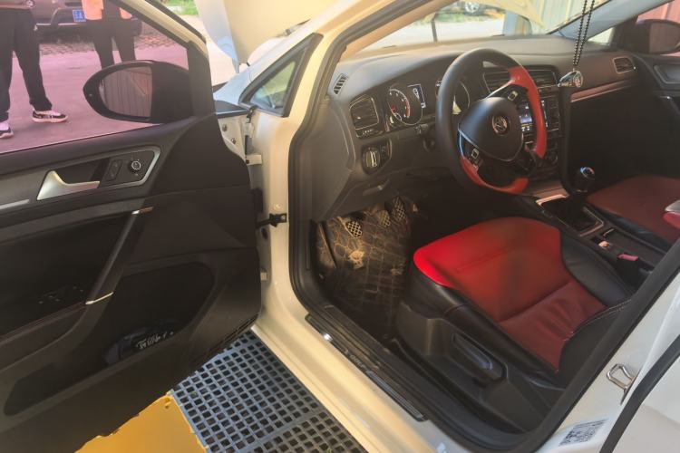 Used Volkswagen Golf 2017 230TSI Manual Comfort Edition – Celebrating Milestone of One Million Units Driver Seat