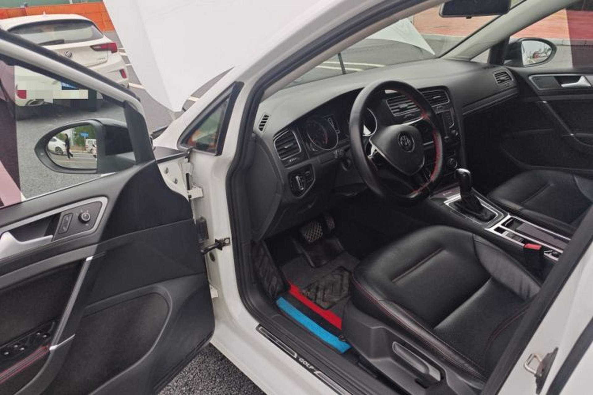 Used Volkswagen Golf 2017 230TSI Automatic Comfort Edition – Celebrating Milestone of One Million Units Driver Seat