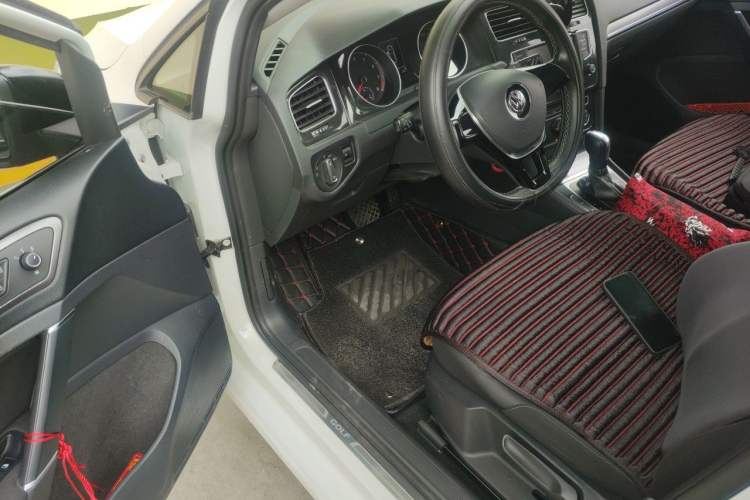 Used Volkswagen Golf 2017 230TSI Automatic Comfort Edition – Celebrating Milestone of One Million Units Driver Seat