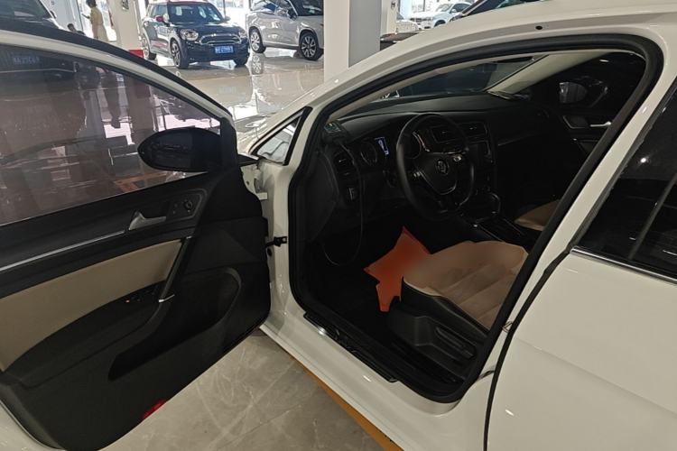 Used Volkswagen Golf 2017 230TSI Automatic Luxury Million-Vehicle Commemorative Edition Driver Seat