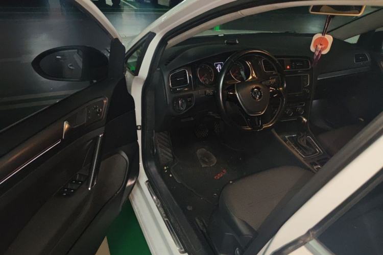 Used Volkswagen Golf 2017 230TSI Automatic Comfort Edition – Celebrating Milestone of One Million Units Driver Seat