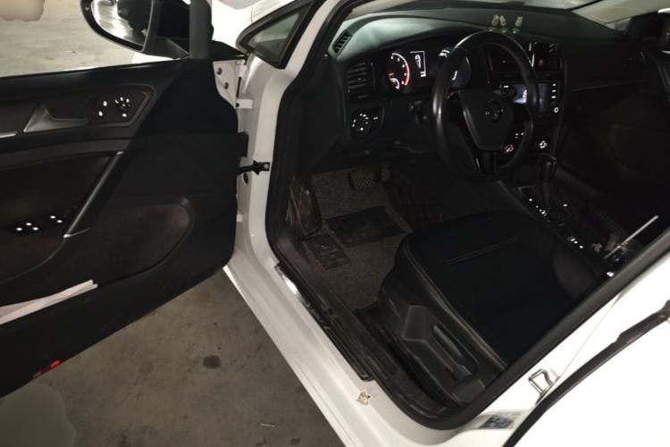 Used Volkswagen Golf 2017 230TSI Automatic Comfort Edition – Celebrating Milestone of One Million Units Driver Seat