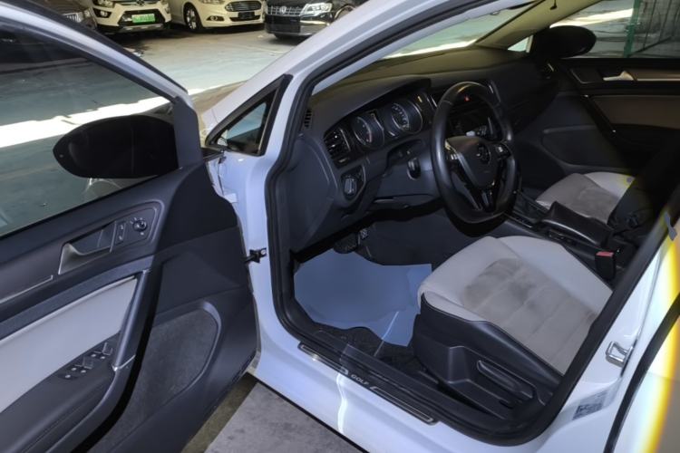 Used Volkswagen Golf 2017 230TSI Automatic Luxury Million-Vehicle Commemorative Edition Driver Seat
