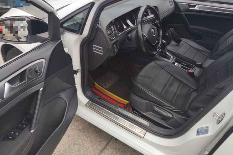 Used Volkswagen Golf 2017 230TSI Automatic Comfort Edition – Celebrating Milestone of One Million Units Driver Seat