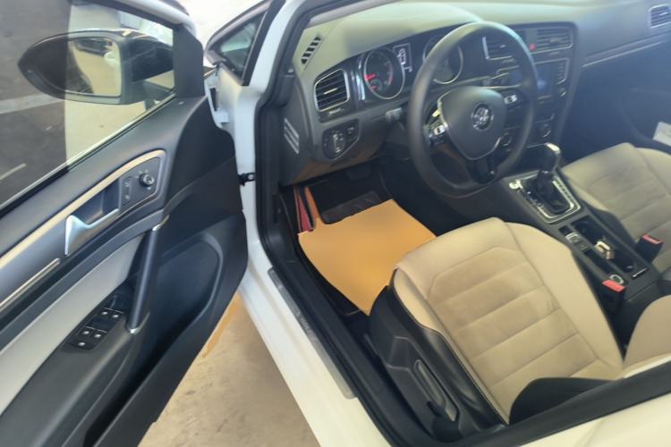 Used Volkswagen Golf 2017 230TSI Automatic Luxury Million-Vehicle Commemorative Edition Driver Seat
