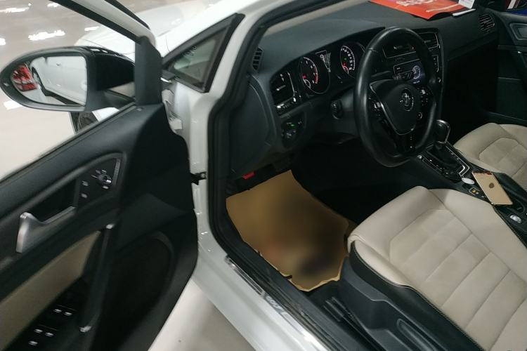 Used Volkswagen Golf 2017 230TSI Automatic Luxury Million-Vehicle Commemorative Edition Driver Seat
