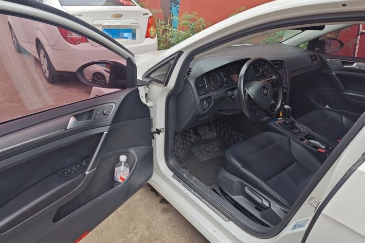 Used Volkswagen Golf 2017 230TSI Automatic Comfort Edition – Celebrating Milestone of One Million Units Driver Seat
