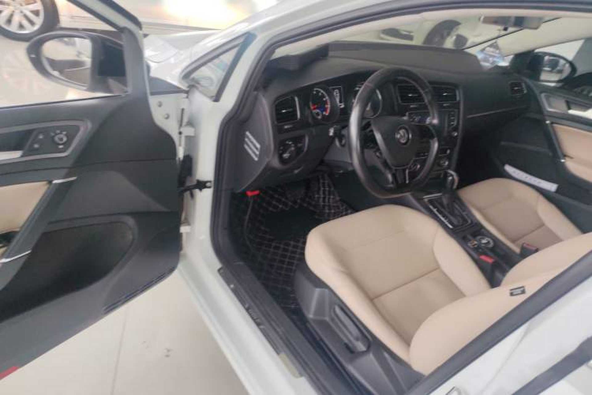 Used Volkswagen Golf 2017 230TSI Automatic Comfort Edition – Celebrating Milestone of One Million Units Driver Seat