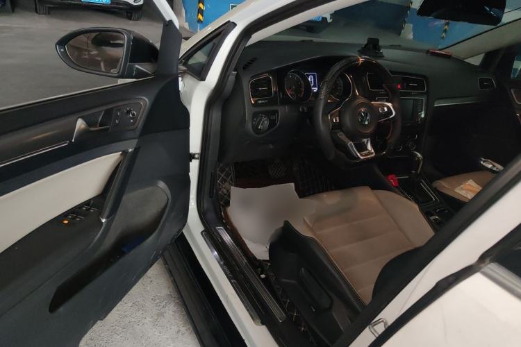 Used Volkswagen Golf 2017 230TSI Automatic Luxury Million-Vehicle Commemorative Edition Driver Seat