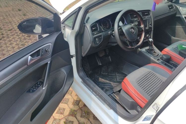 Used Volkswagen Golf 2017 230TSI Automatic Comfort Edition – Celebrating Milestone of One Million Units Driver Seat