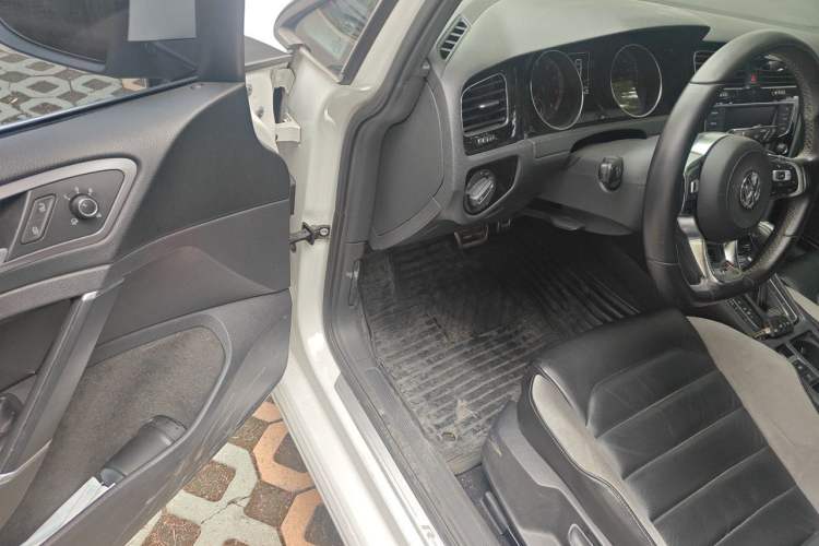 Used Volkswagen Golf 2017 280TSI Automatic R-Line Million-Vehicle Commemorative Edition Driver Seat