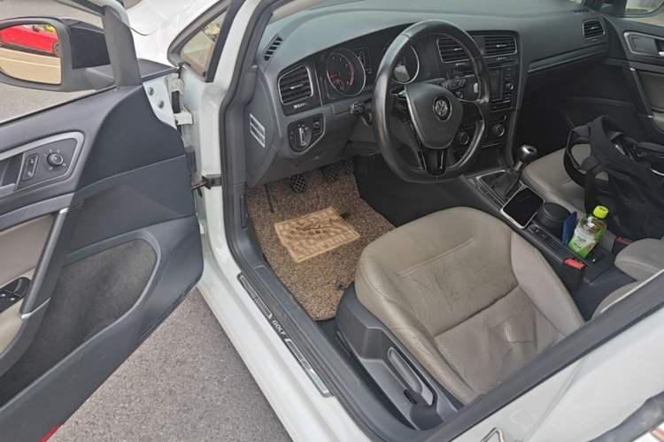 Used Volkswagen Golf 2017 230TSI Manual Comfort Edition – Celebrating Milestone of One Million Units Driver Seat