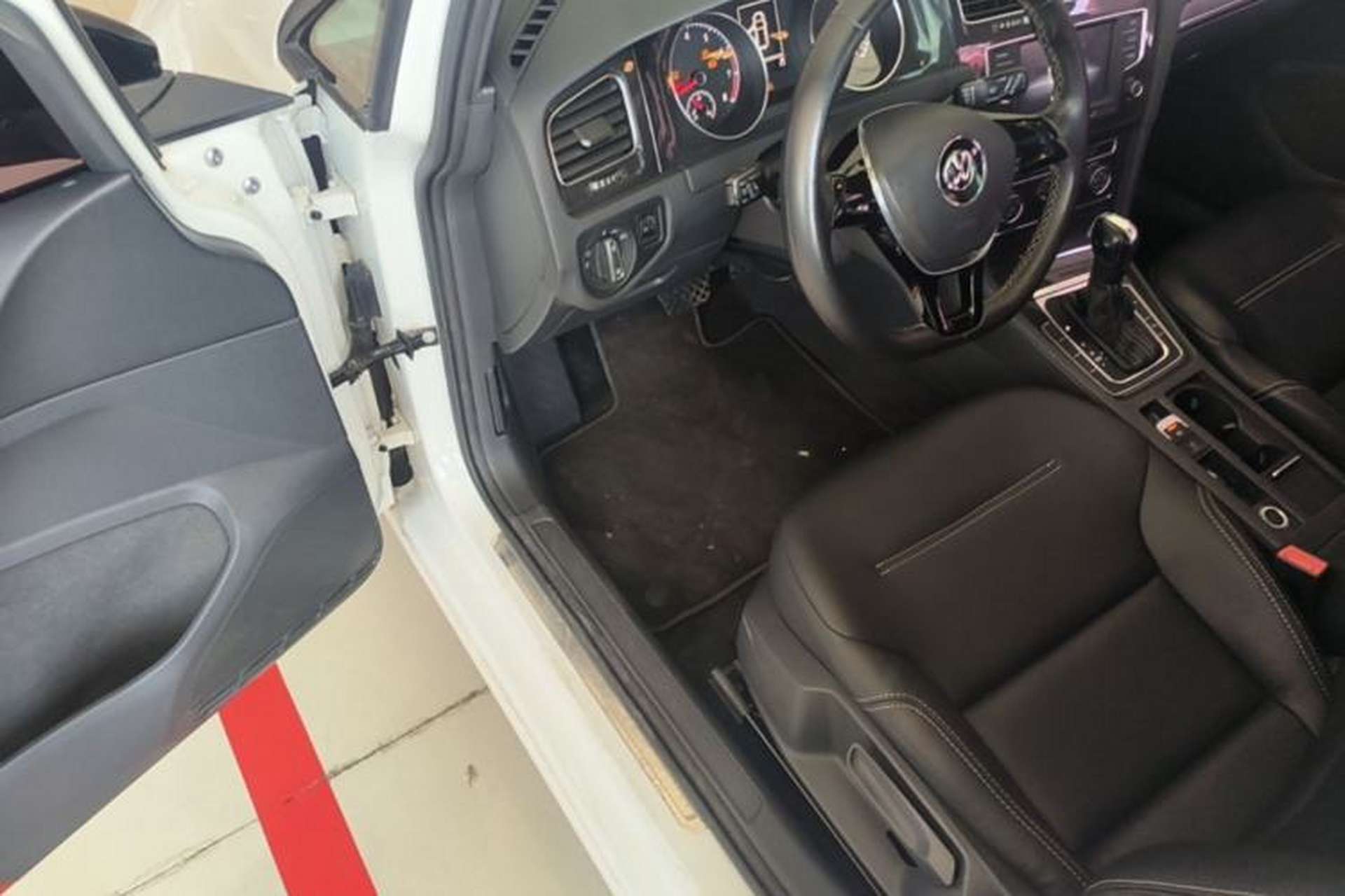 Used Volkswagen Golf 2017 230TSI Automatic Comfort Edition – Celebrating Milestone of One Million Units Driver Seat
