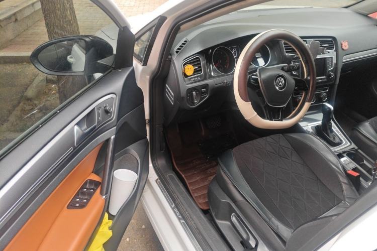 Used Volkswagen Golf 2017 230TSI Automatic Comfort Edition – Celebrating Milestone of One Million Units Driver Seat