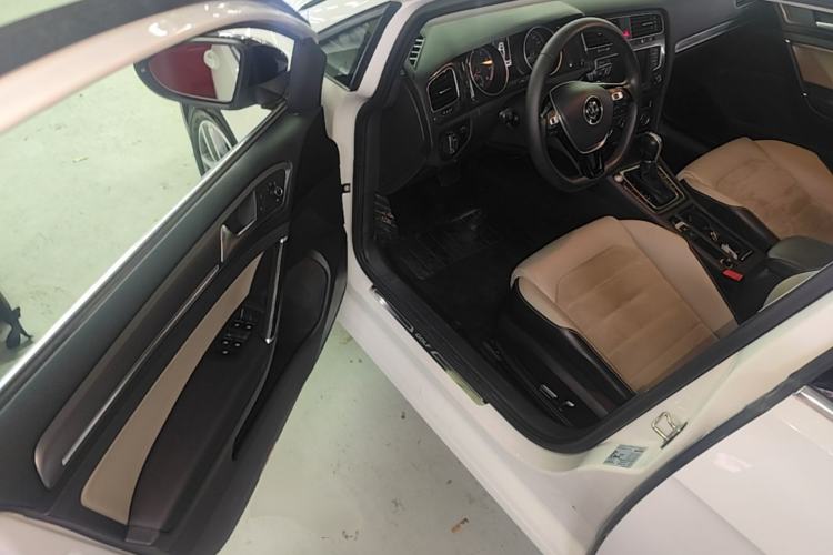Used Volkswagen Golf 2017 230TSI Automatic Luxury Million-Vehicle Commemorative Edition Driver Seat