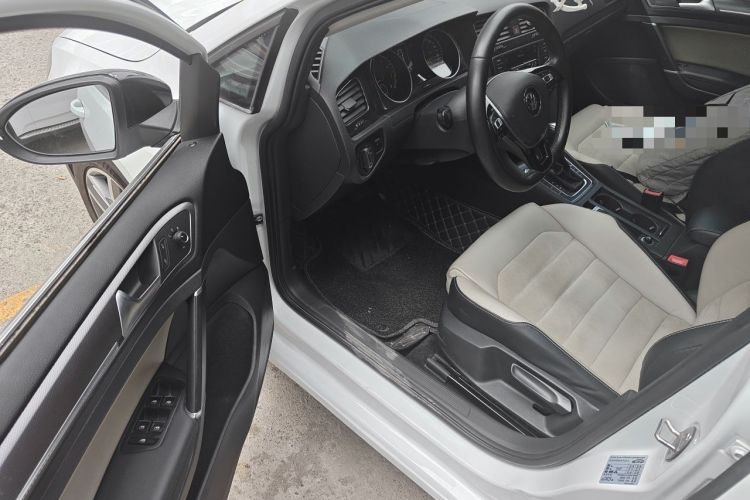 Used Volkswagen Golf 2017 230TSI Automatic Luxury Million-Vehicle Commemorative Edition Driver Seat