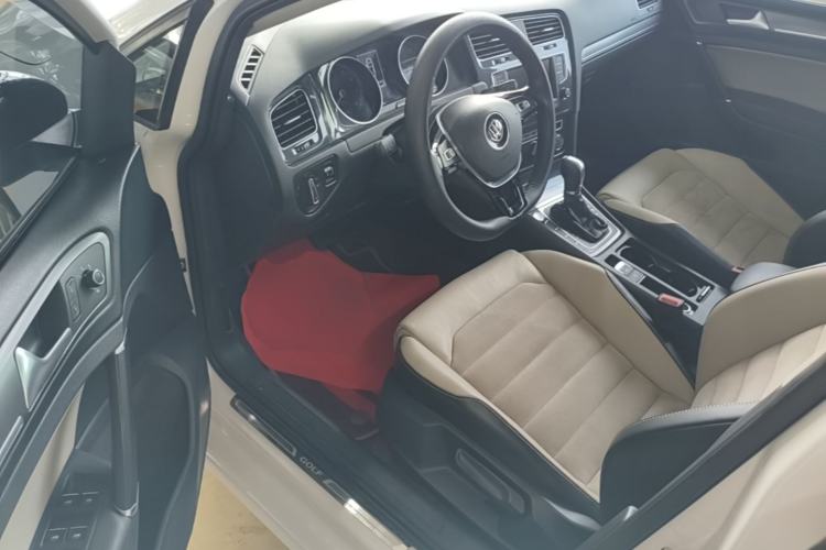 Used Volkswagen Golf 2017 230TSI Automatic Luxury Million-Vehicle Commemorative Edition Driver Seat