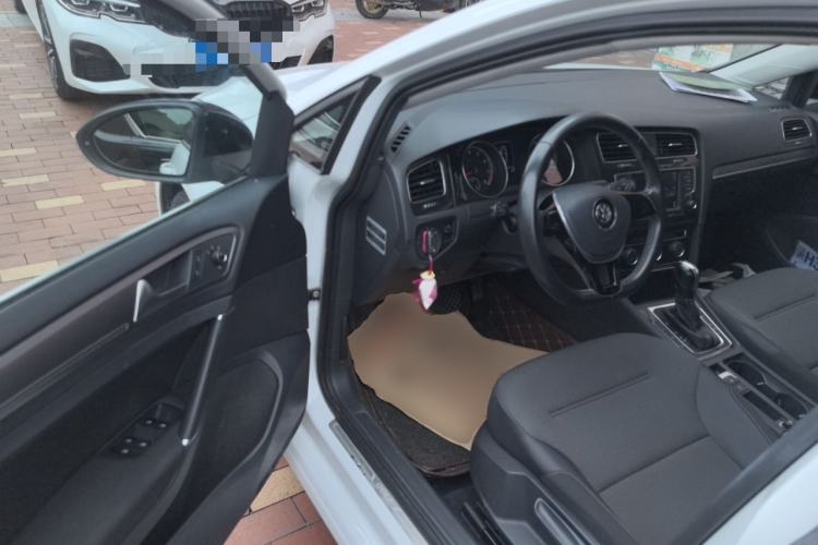 Used Volkswagen Golf 2017 230TSI Automatic Comfort Edition – Celebrating Milestone of One Million Units Driver Seat