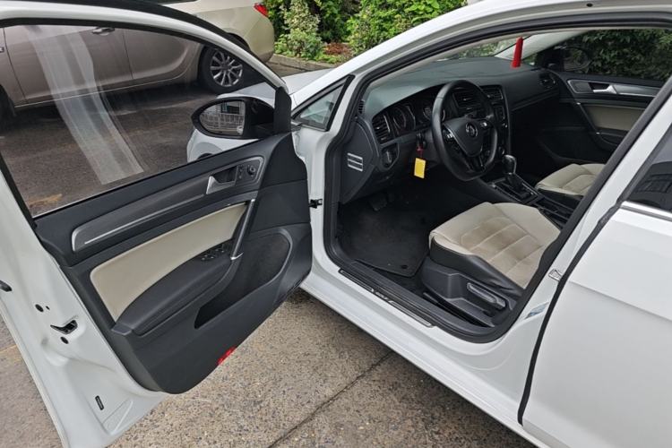 Used Volkswagen Golf 2017 230TSI Automatic Luxury Million-Vehicle Commemorative Edition Driver Seat