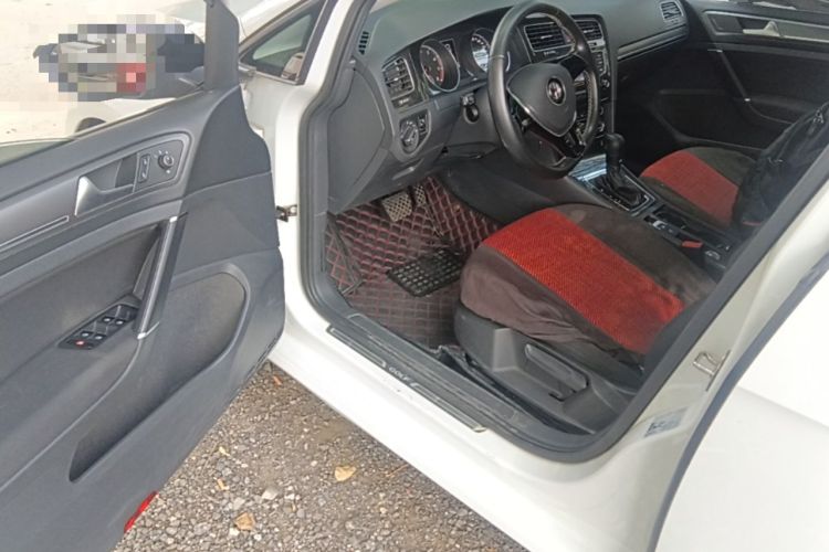 Used Volkswagen Golf 2017 230TSI Automatic Comfort Edition – Celebrating Milestone of One Million Units Driver Seat