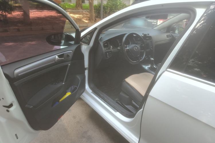 Used Volkswagen Golf 2017 230TSI Automatic Comfort Edition – Celebrating Milestone of One Million Units Driver Seat