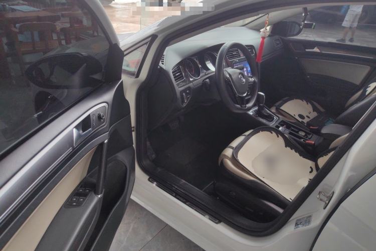 Used Volkswagen Golf 2017 230TSI Automatic Luxury Million-Vehicle Commemorative Edition Driver Seat
