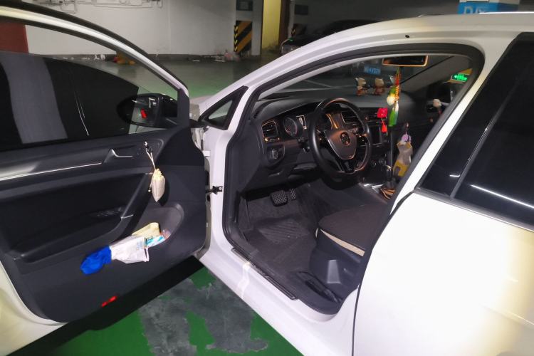 Used Volkswagen Golf 2017 230TSI Automatic Comfort Edition – Celebrating Milestone of One Million Units Driver Seat