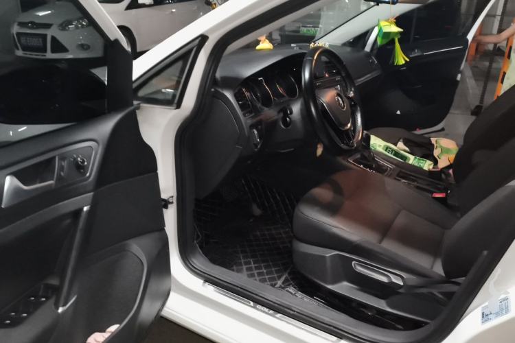 Used Volkswagen Golf 2017 230TSI Automatic Comfort Edition – Celebrating Milestone of One Million Units Driver Seat