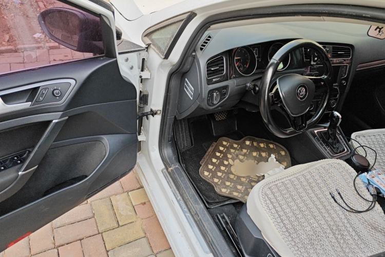 Used Volkswagen Golf 2017 230TSI Automatic Comfort Edition – Celebrating Milestone of One Million Units Driver Seat