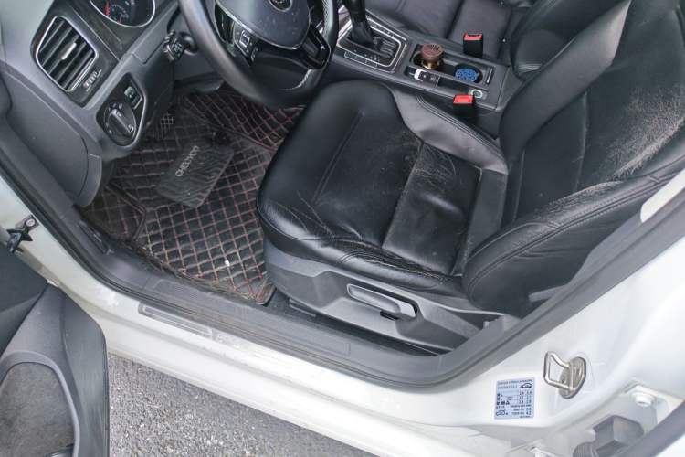 Used Volkswagen Golf 2017 230TSI Automatic Comfort Edition – Celebrating Milestone of One Million Units Driver Seat