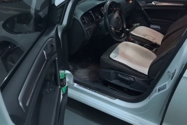 Used Volkswagen Golf 2017 230TSI Automatic Comfort Edition – Celebrating Milestone of One Million Units Driver Seat