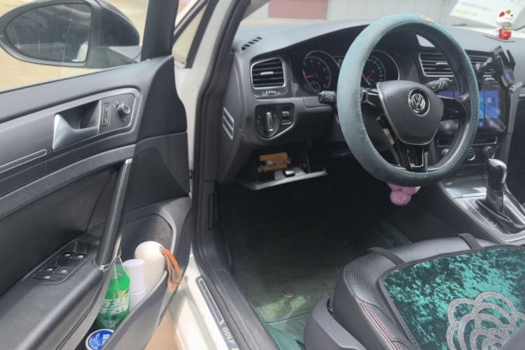 Used Volkswagen Golf 2017 1.6L Automatic Comfort Million-Vehicle Anniversary Edition Driver Seat