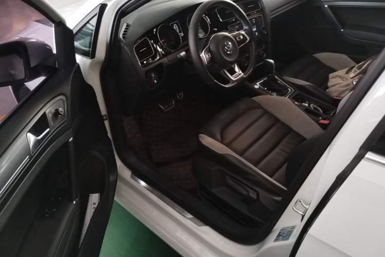 Used Volkswagen Golf 2017 280TSI Automatic R-Line Million-Vehicle Commemorative Edition Driver Seat