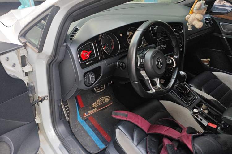 Used Volkswagen Golf 2017 280TSI Automatic R-Line Million-Vehicle Commemorative Edition Driver Seat