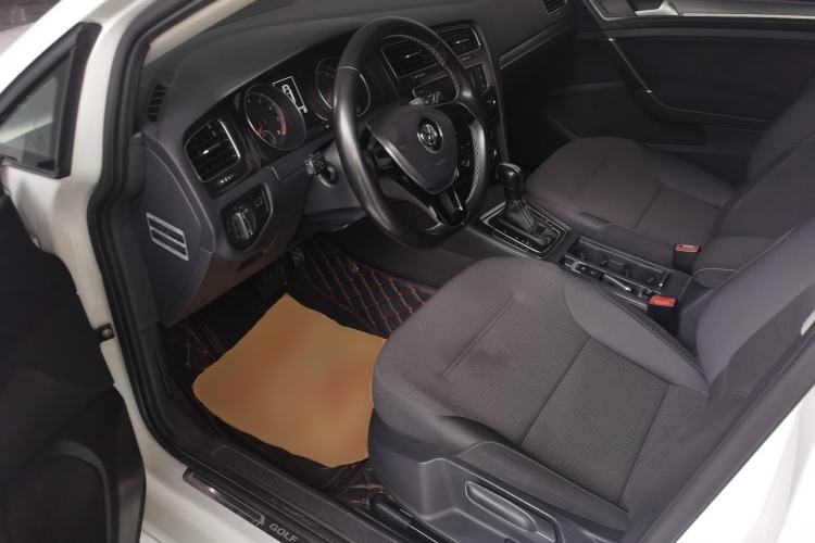 Used Volkswagen Golf 2017 230TSI Automatic Comfort Edition – Celebrating Milestone of One Million Units Driver Seat