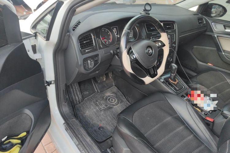Used Volkswagen Golf 2017 230TSI Automatic Luxury Million-Vehicle Commemorative Edition Driver Seat