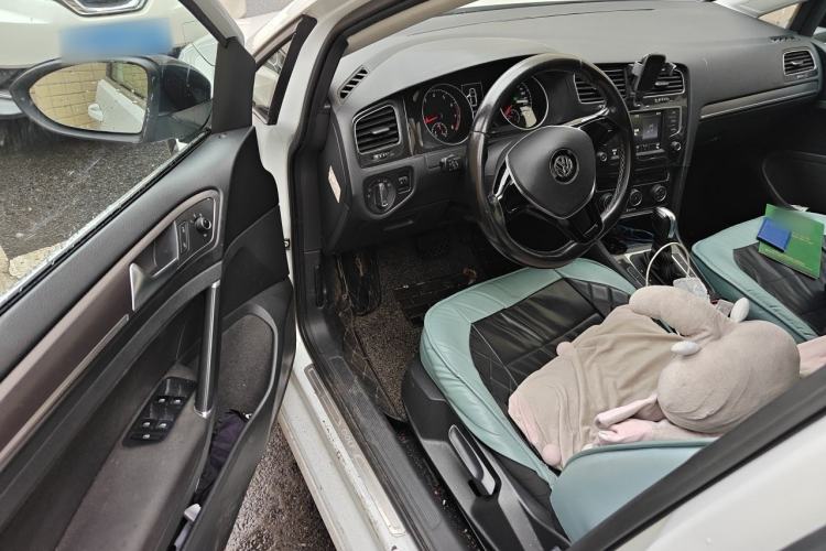 Used Volkswagen Golf 2017 230TSI Automatic Comfort Edition – Celebrating Milestone of One Million Units Driver Seat